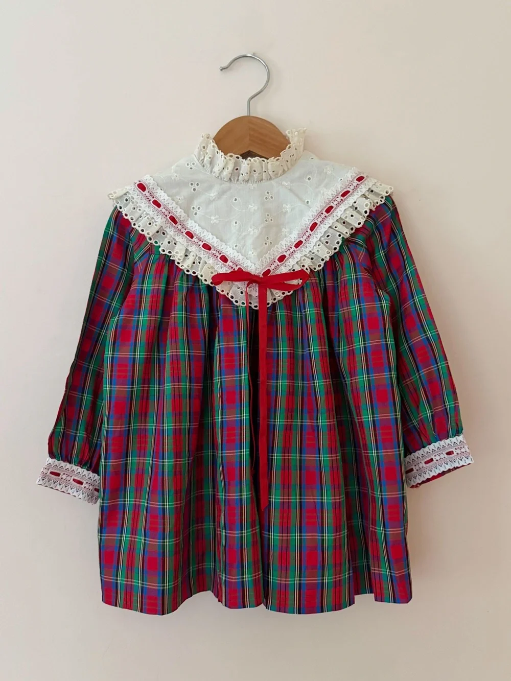 VINTAGE YOUNGLAND COUTURE EUC Tartan Plaid Eyelet Collar Christmas Dress